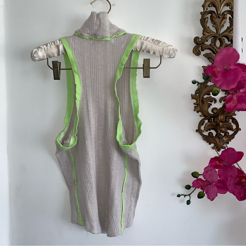 FREE PEOPLE GRAY MOCK TOP - Picture 11 of 11